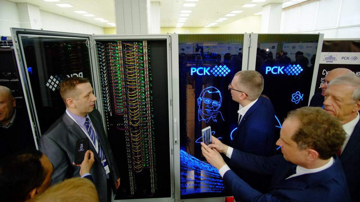 В Росії презентували суперкомп'ютер В Росії презентували суперкомп'ютер