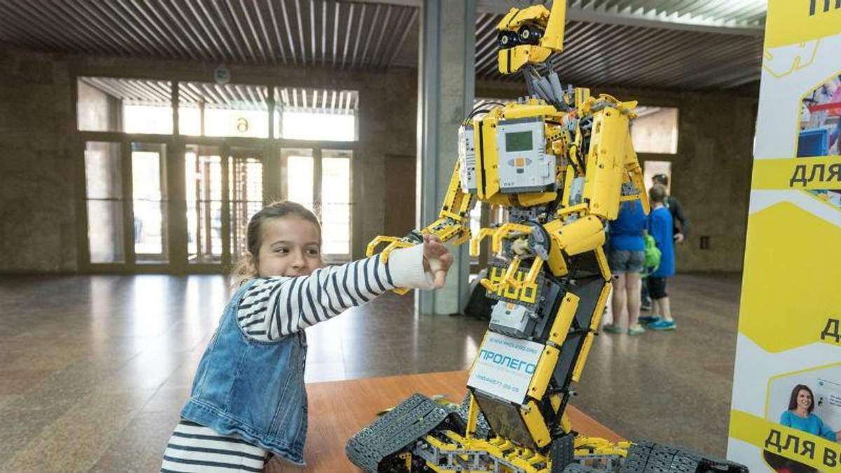 Крупнейший роботофестиваль Европы проведут в Киеве Крупнейший роботофестиваль Европы проведут в Киеве