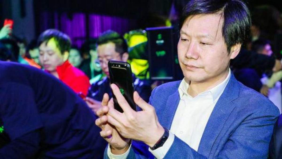 З'явились фото Mi Band 3 З'явились фото Mi Band 3