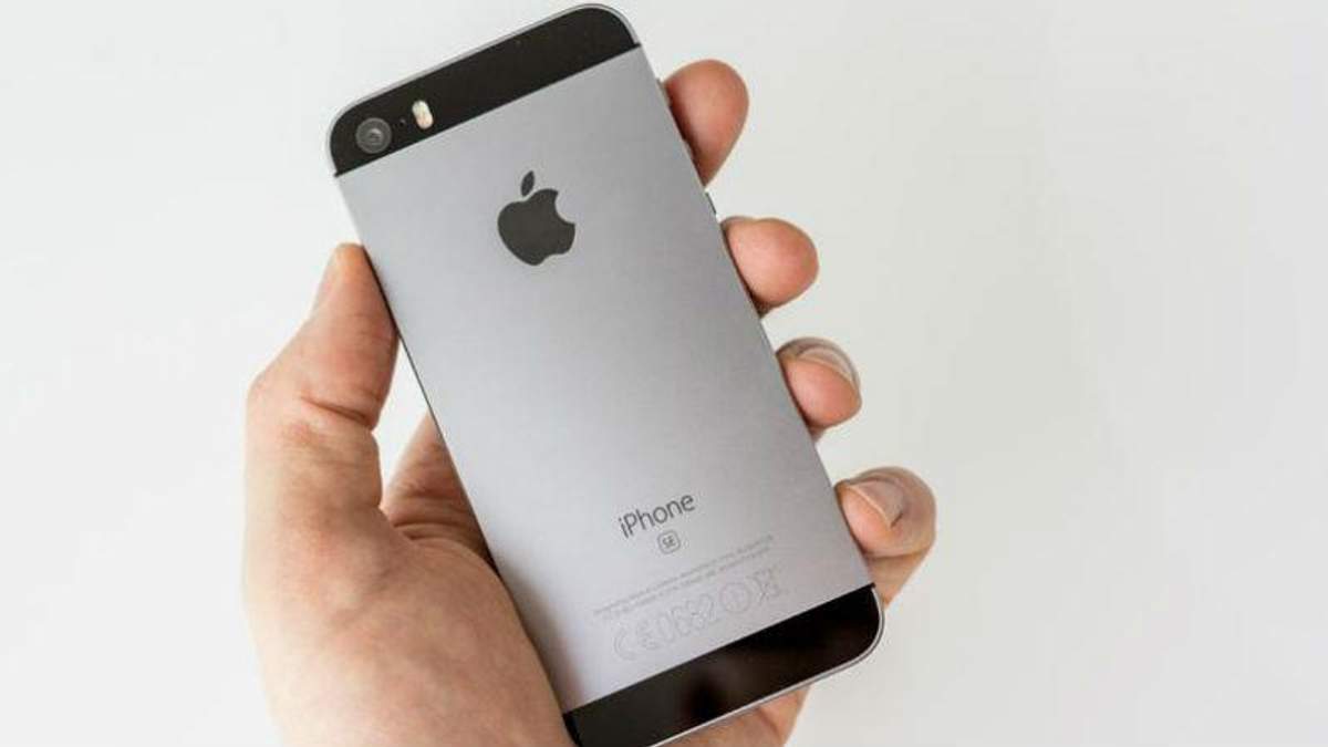 iPhone SE істотно подешевшає iPhone SE істотно подешевшає