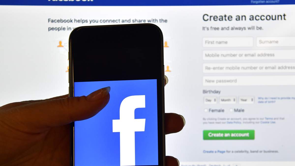 Facebook видалив понад мільярд фейкових акаунтів Facebook видалив понад мільярд фейкових акаунтів