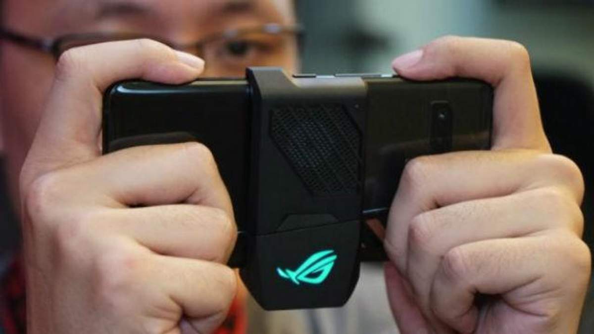Asus представила мощный смартфон ROG Asus представила мощный смартфон ROG