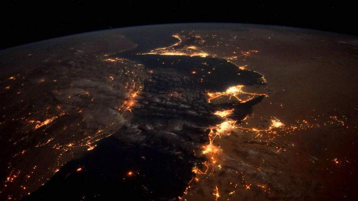 Перська затока з космосу Перська затока з космосу