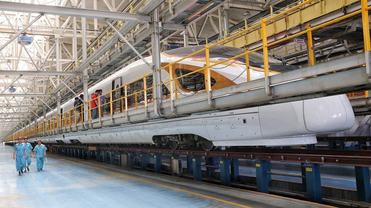 Найдовший високошвидкісний потяг у світі Fuxing Найдовший високошвидкісний потяг у світі Fuxing