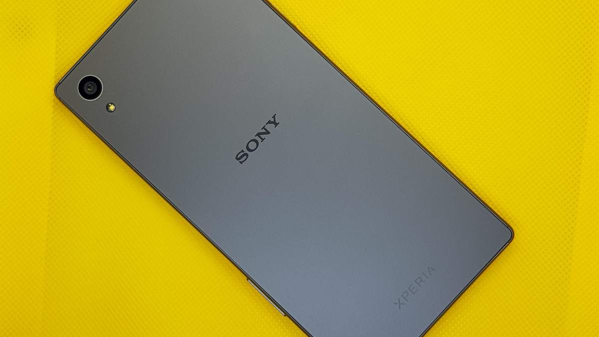 Sony презентує перший безрамковий смартфон Sony презентує перший безрамковий смартфон