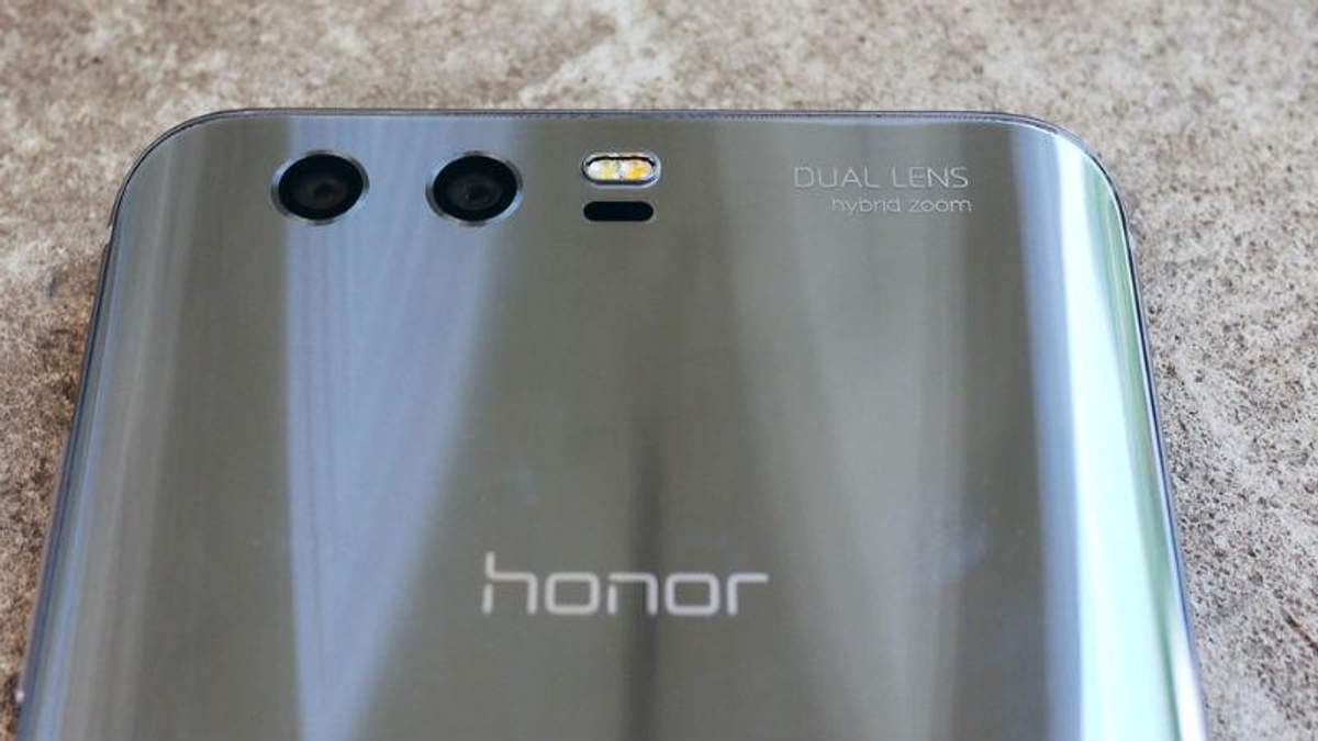 Смартфон выйдет под брендом Honor Смартфон выйдет под брендом Honor