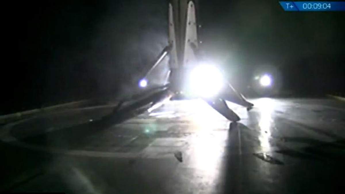 SpaceX успешно запустила спутник Telcom-4 SpaceX успешно запустила спутник Telcom-4