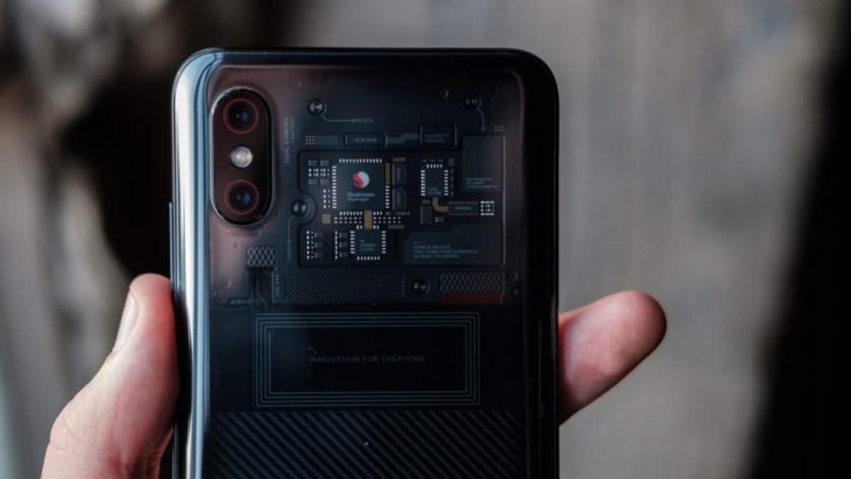 Смартфон Xiaomi Mi8 Explorer Edition испытали на прочность Смартфон Xiaomi Mi8 Explorer Edition испытали на прочность