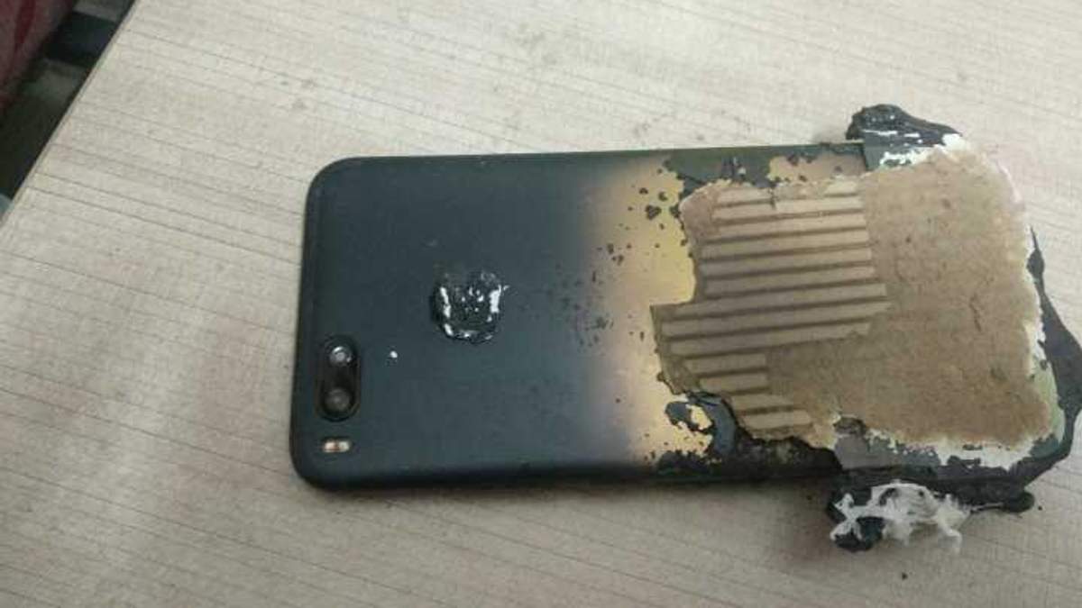 Смартфон от Xiaomi взорвался возле пользователя Смартфон от Xiaomi взорвался возле пользователя