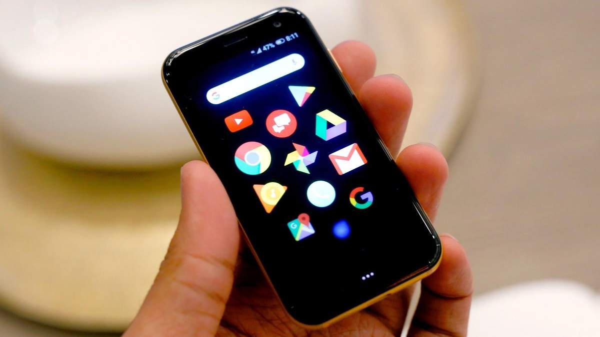 Миниатюрный смартфон Palm Миниатюрный смартфон Palm