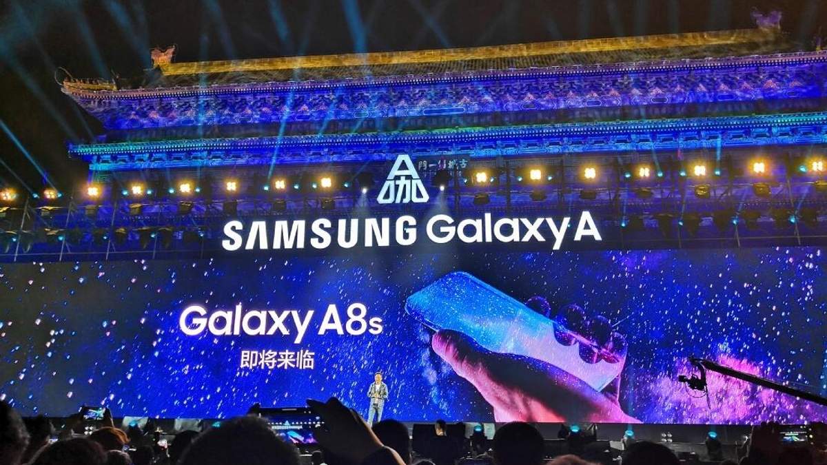 Samsung анонсировала загадочный смартфон Galaxy A8s Samsung анонсировала загадочный смартфон Galaxy A8s
