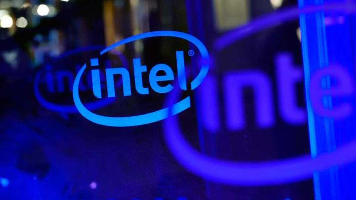 Intel переманила гуру маркетинга из AMD Intel переманила гуру маркетинга из AMD