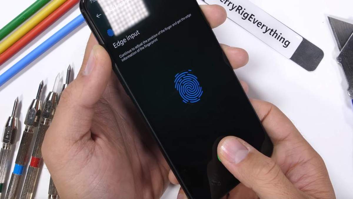 Смартфон OnePlus 6T прошел тест на прочность Смартфон OnePlus 6T прошел тест на прочность