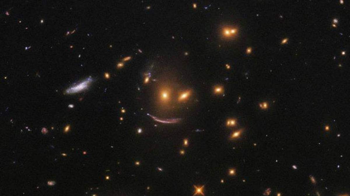 Hubble сфотографировал интересное звездное образование Hubble сфотографировал интересное звездное образование