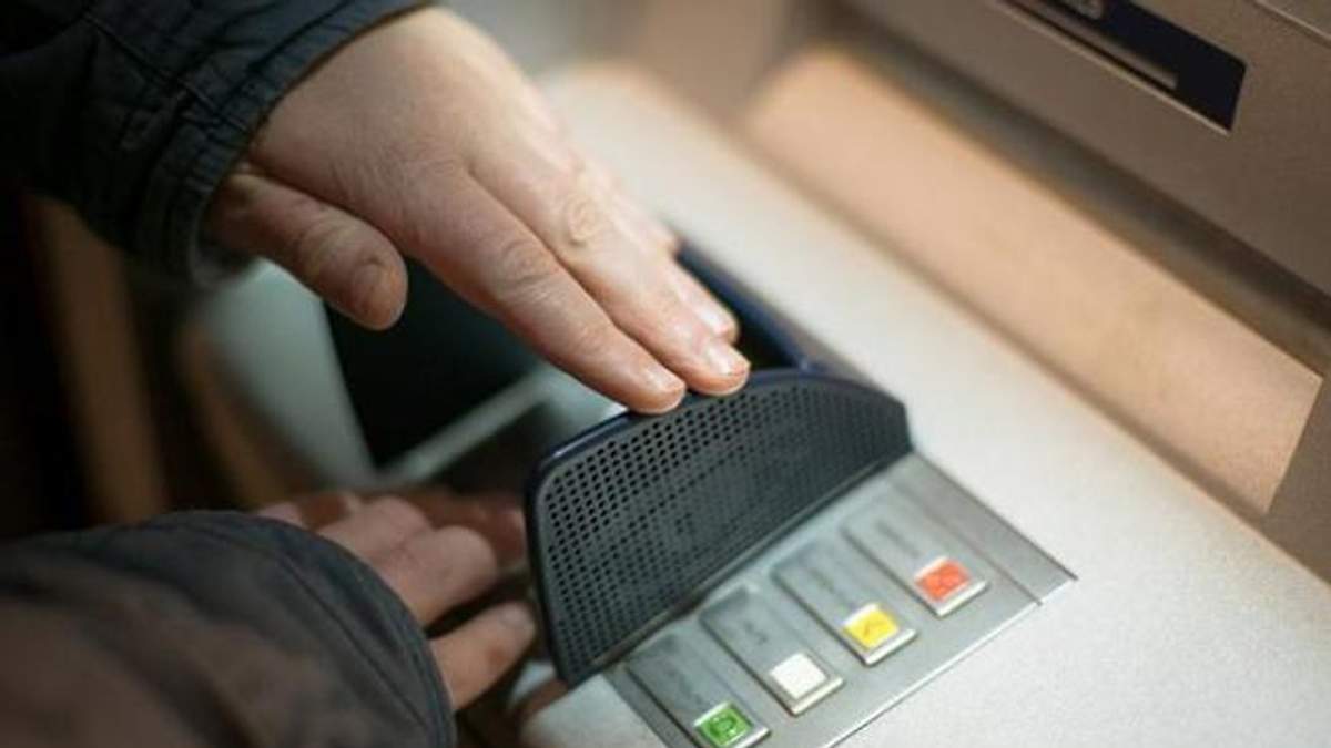 Большинство банкоматов оказались уязвимыми к атакам хакеров Большинство банкоматов оказались уязвимыми к атакам хакеров