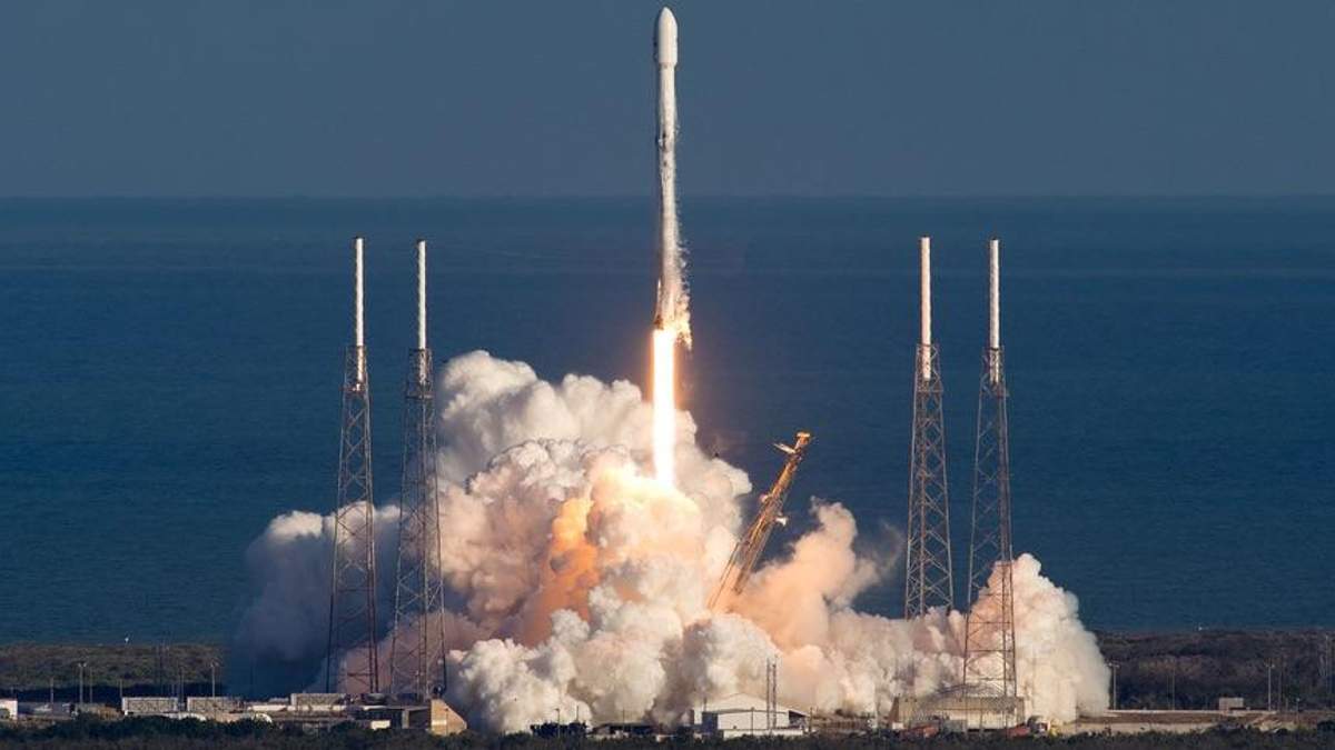 SpaceX впервые в этом году запустила Falcon 9 SpaceX впервые в этом году запустила Falcon 9
