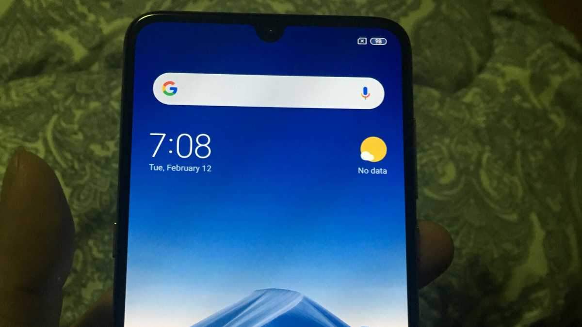 Xiaomi Mi 9 з’явився на живих фото Xiaomi Mi 9 з’явився на живих фото