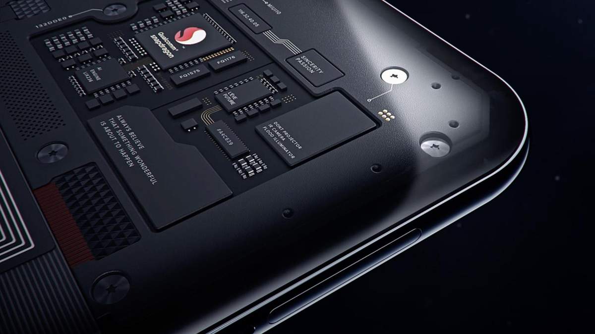 Рендер смартфона Xiaomi Mi 9 Explorer Edition Рендер смартфона Xiaomi Mi 9 Explorer Edition