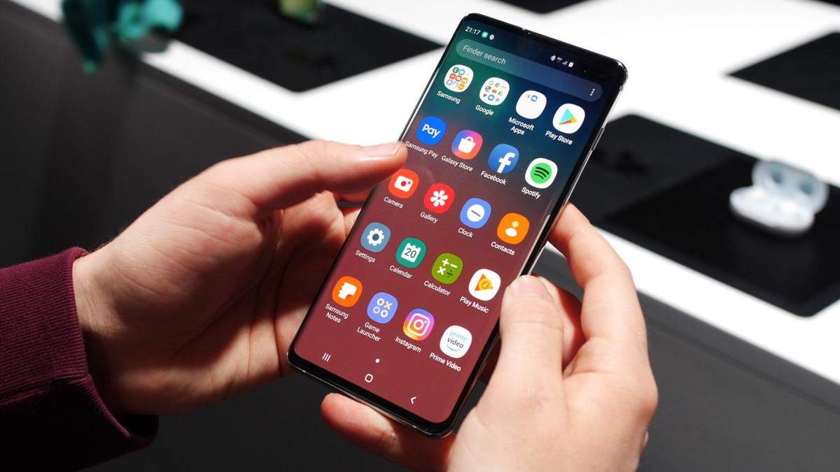 Cмартфон Samsung Galaxy S10 протестували на продуктивність Cмартфон Samsung Galaxy S10 протестували на продуктивність