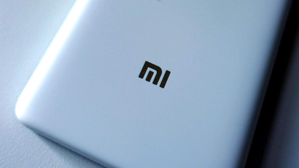 Xiaomi запатентувала дивний "виріз" в дисплеї Xiaomi запатентувала дивний "виріз" в дисплеї