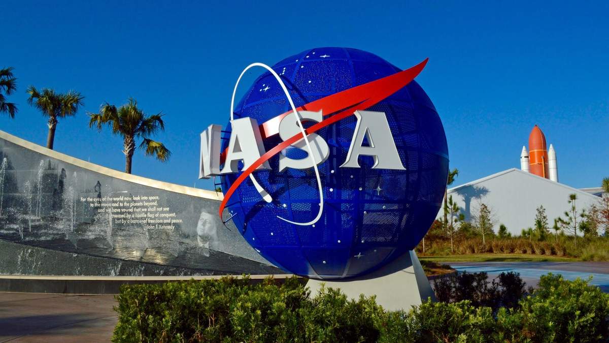 NASA планирует отправить женщину на Луну NASA планирует отправить женщину на Луну