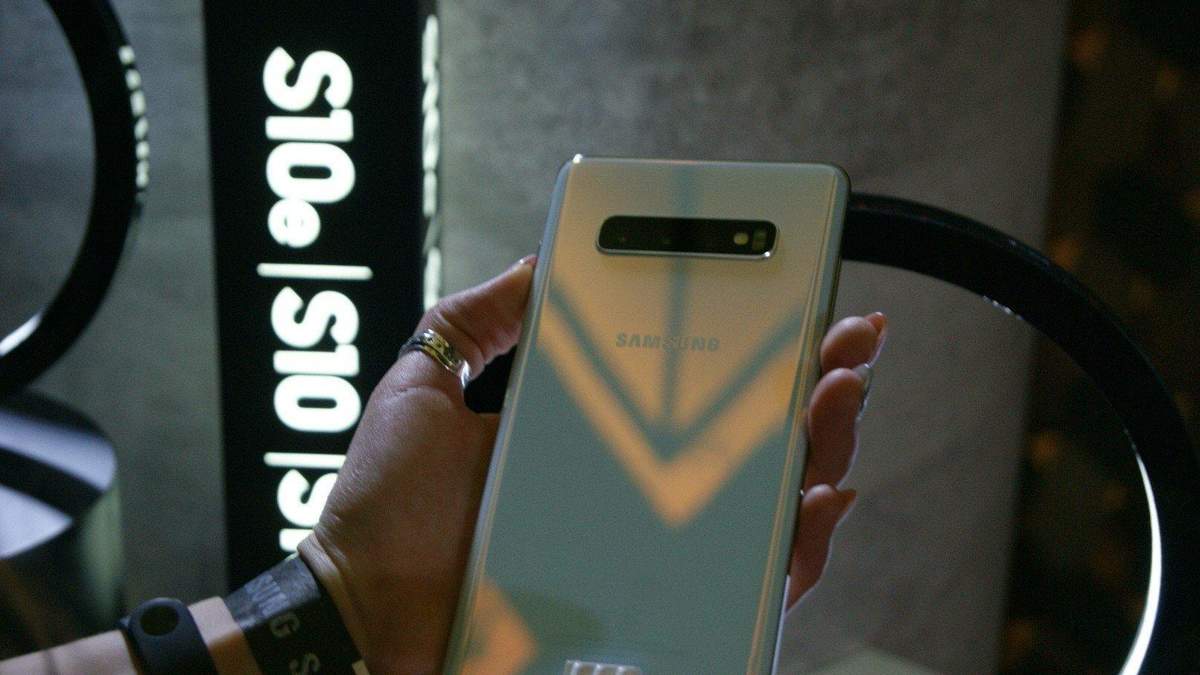 Samsung Galaxy S10 Samsung Galaxy S10