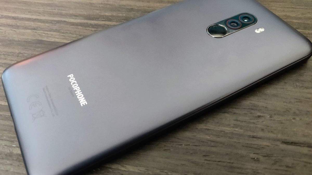 Смартфтон Pocophone 1 Смартфтон Pocophone 1