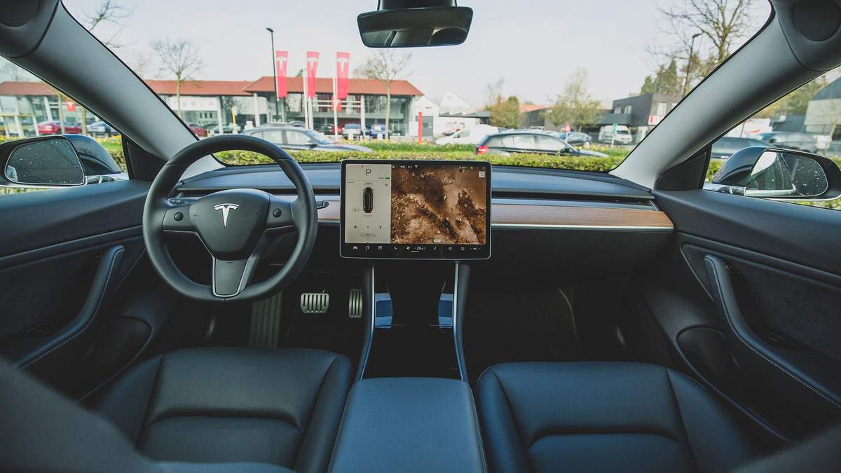 Электрокары Tesla получат встроенные приложения YouTube и Netflix Электрокары Tesla получат встроенные приложения YouTube и Netflix