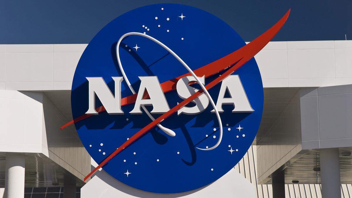 NASA представила экологический суперкомпьютер для Лунной миссии NASA представила экологический суперкомпьютер для Лунной миссии