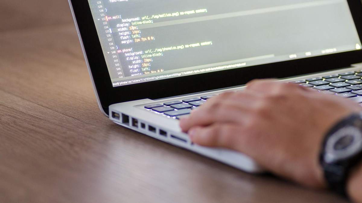 Кабмін шукає IT-шників Кабмін шукає IT-шників
