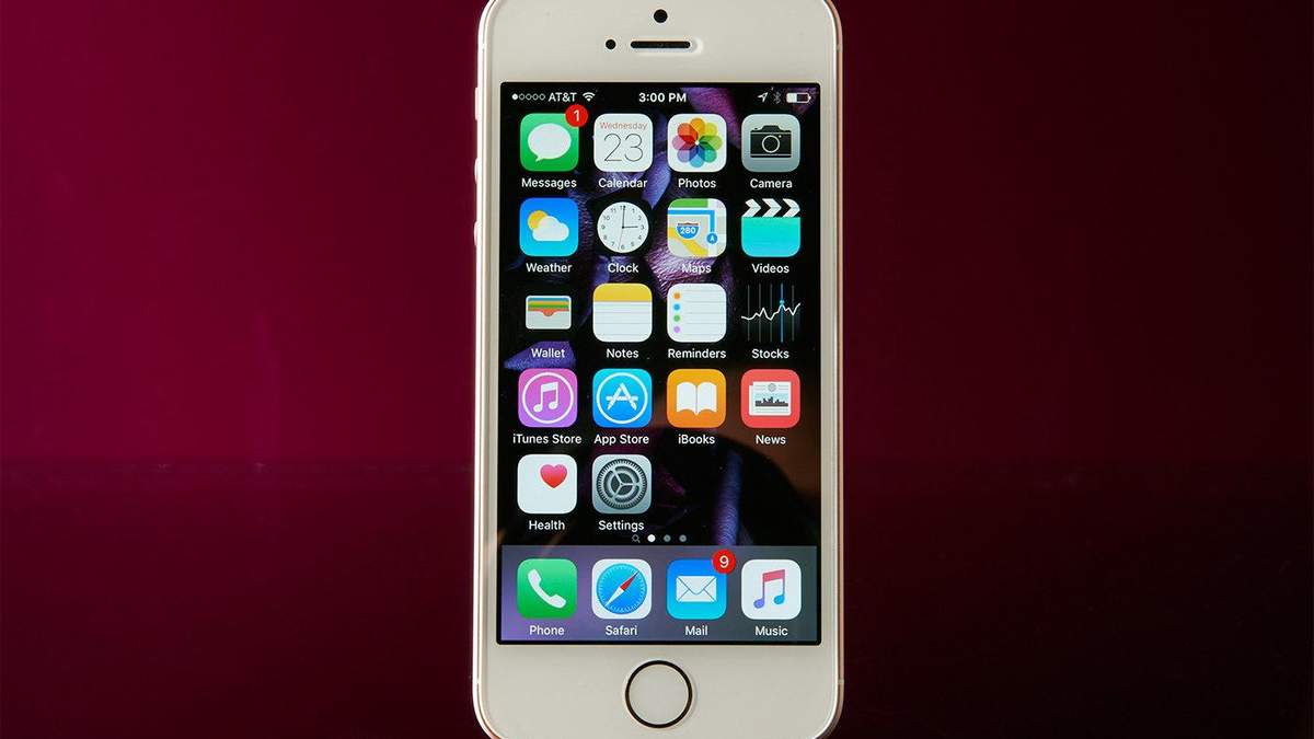 Единственный бюджетник от Apple iPhone SE Единственный бюджетник от Apple iPhone SE