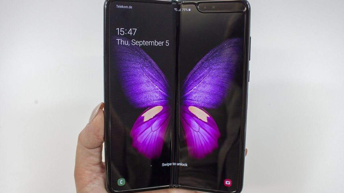 Galaxy Fold уже поступил в продажу Galaxy Fold уже поступил в продажу
