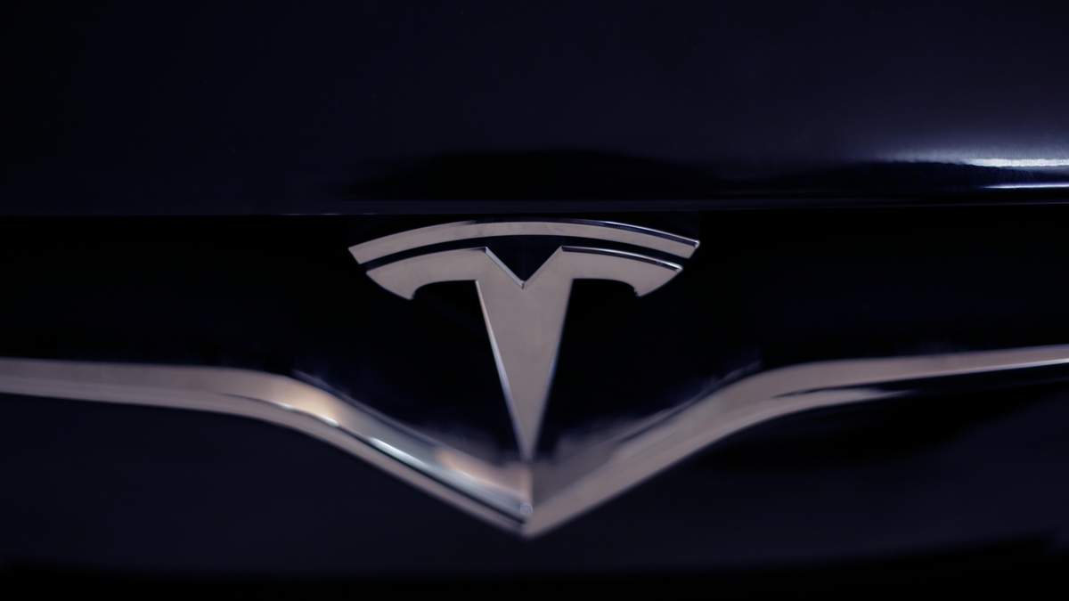 Tesla Cybrtrk: дата презентации, детали и цена Tesla Cybrtrk: дата презентации, детали и цена