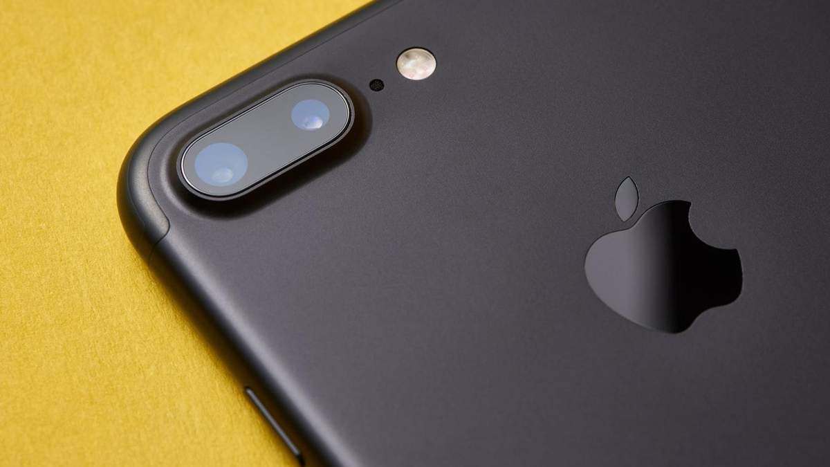 "Постраджала" модель iPhone 7 Plus "Постраджала" модель iPhone 7 Plus