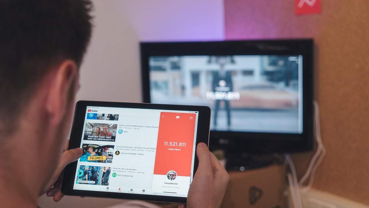 Работники YouTube тоже на карантине Работники YouTube тоже на карантине