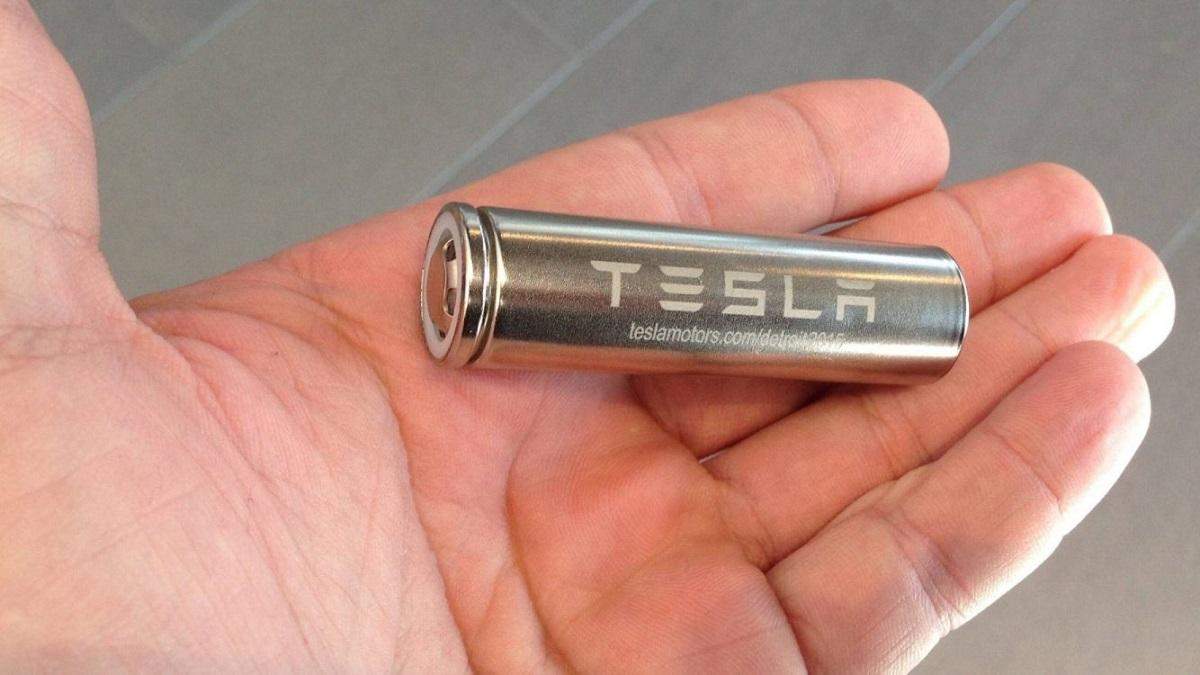 Tesla планирует производить гибридные батареи для уменьшения цены на свои авто Tesla планирует производить гибридные батареи для уменьшения цены на свои авто