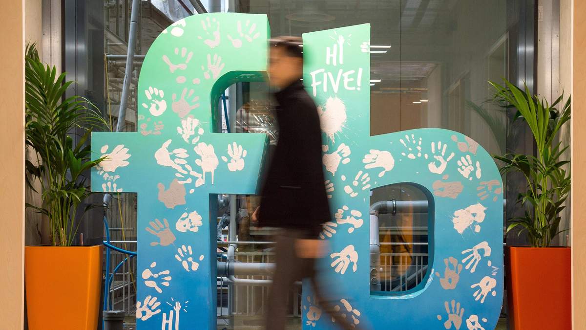 Працівники подали позов проти Facebook Працівники подали позов проти Facebook