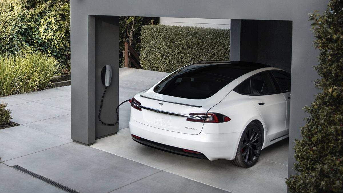 Владельцы Tesla смогут выгодно зарабатывать на своих машинах Владельцы Tesla смогут выгодно зарабатывать на своих машинах