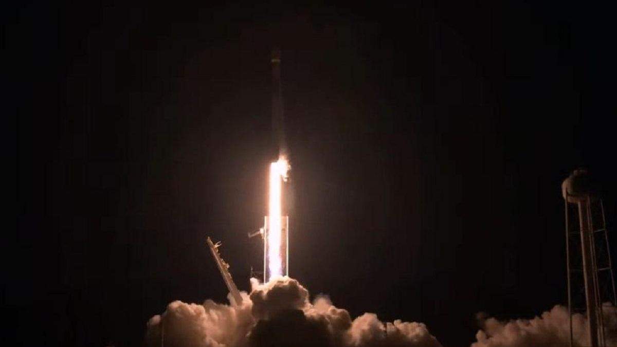 SpaceX запустила Falcon 9: проект Starlink – видео SpaceX запустила Falcon 9: проект Starlink – видео