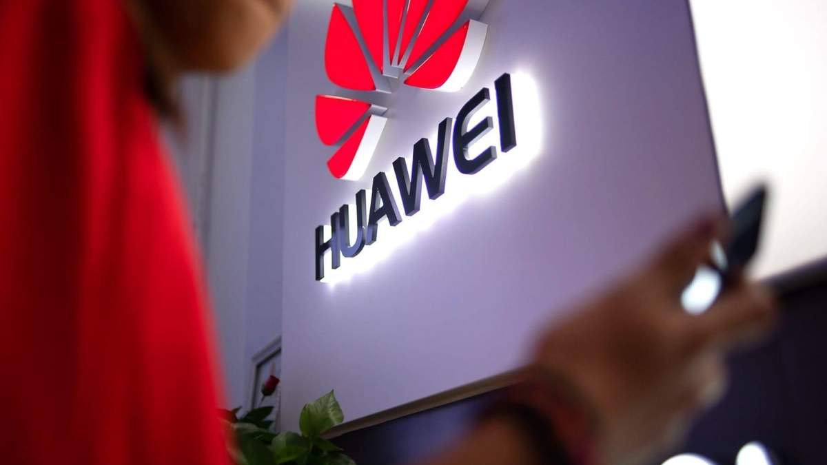 Huawei спіткали чергові проблеми з Google через санкції Huawei спіткали чергові проблеми з Google через санкції