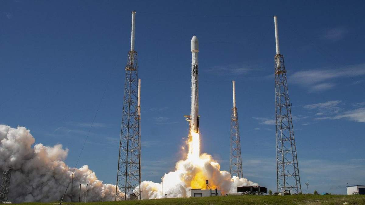 Запуск Falcon 9 Запуск Falcon 9