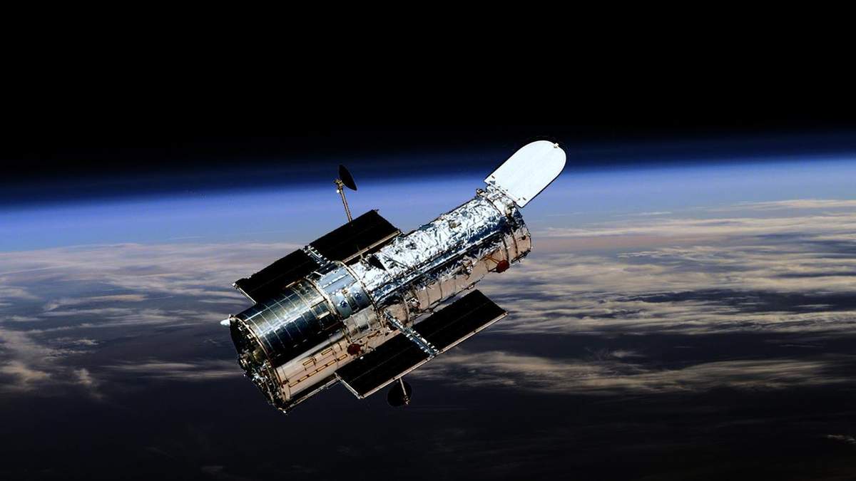 Фото кометы Neowise сделал телескоп Hubble Фото кометы Neowise сделал телескоп Hubble