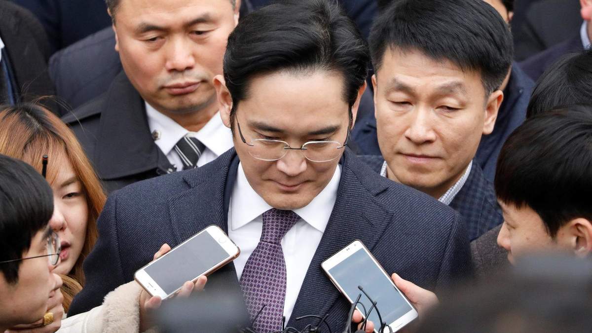 Вицепрезидент Samsung Group Ли Чжэ Йон Вицепрезидент Samsung Group Ли Чжэ Йон