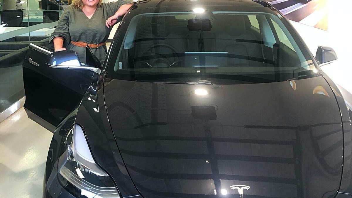 Власниця Tesla познущалася над викрадачами Власниця Tesla познущалася над викрадачами